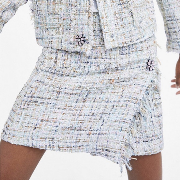 Zara Tweed Boucle Wrap Mini Skirt w Fringe and Rhinestone Jewel Flower Detail - Picture 7 of 11